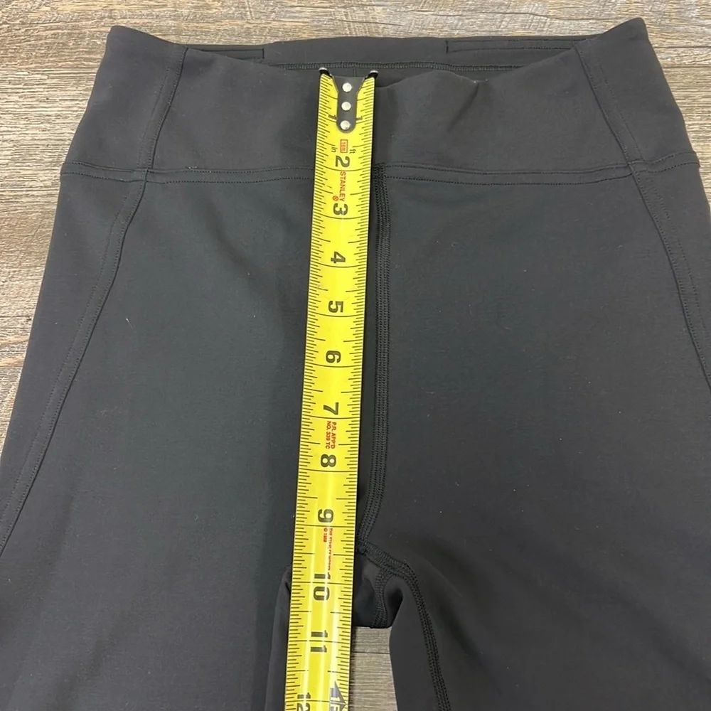 Lululemon Vented Knee High Rise Leggings Size 6